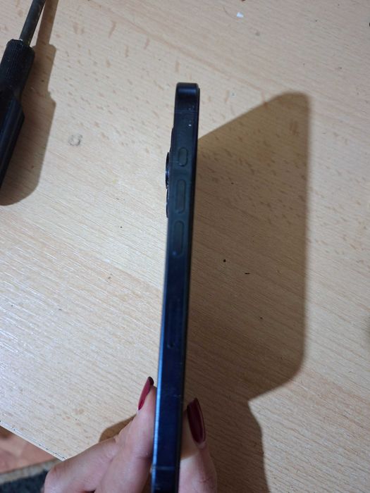 Iphone 15 Pro, in stare bună