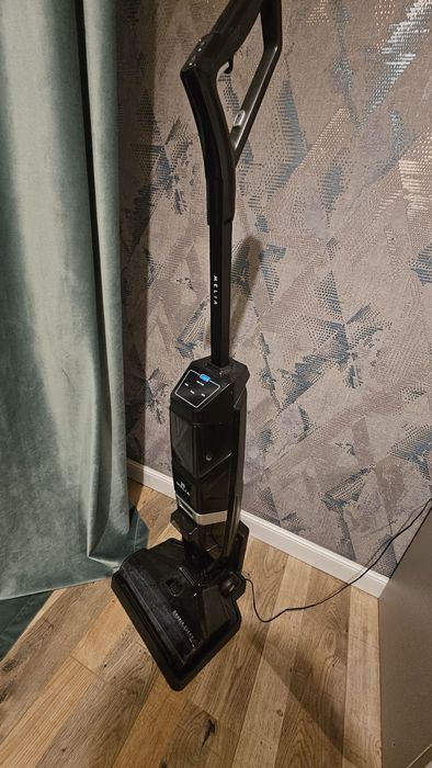 Вертикальный пылесос