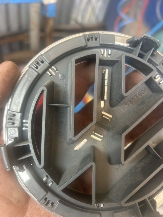 Емблема VW Passat 6