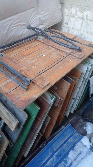 Стол из дерева раскладной