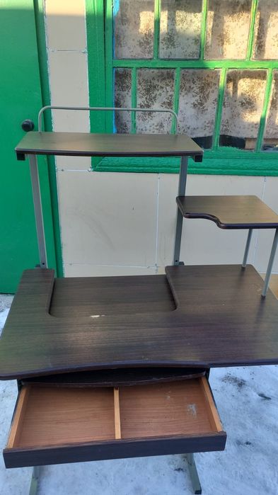Продам компютерный стол