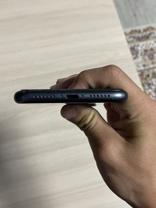 IPhone 11 черного цвета