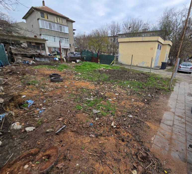 Парцел на метри от училище и детска градина
