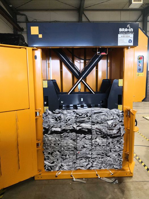 Presa de balotat deseuri