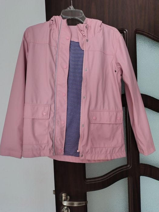 Vind geaca ptr. 13- 14 ani