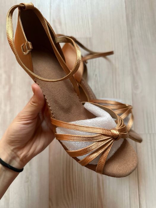 Танцевальные туфли