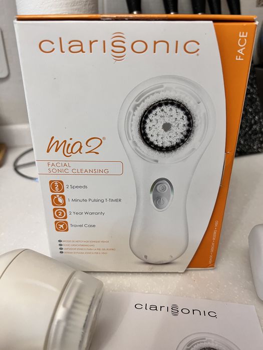 Аппарат для чистки лица Clarisonic Mia 2