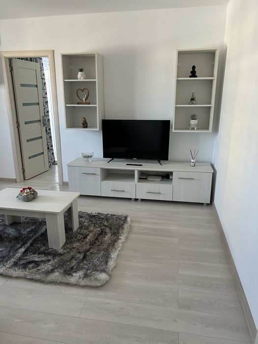 Inchiriez apartament in regim hotelier