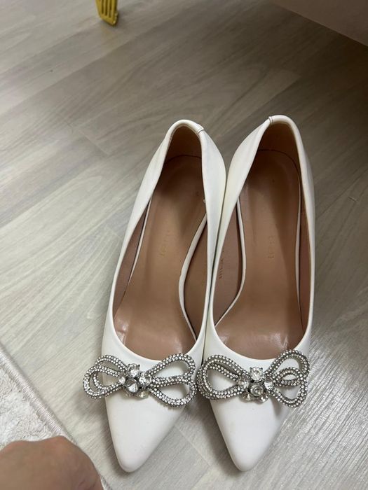 Туфли 35размер отдам за2000тыс