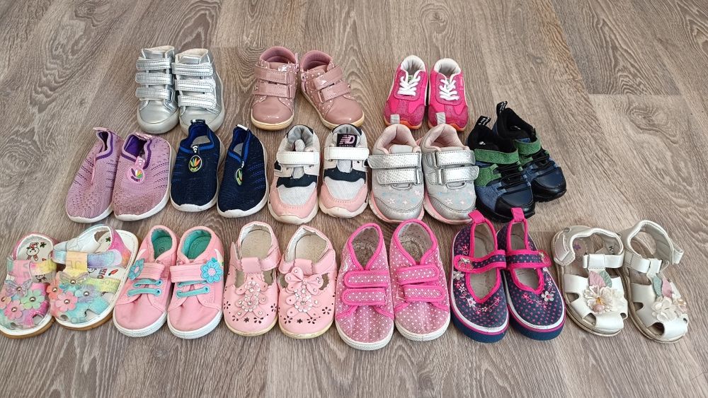 Продам детскую обувь