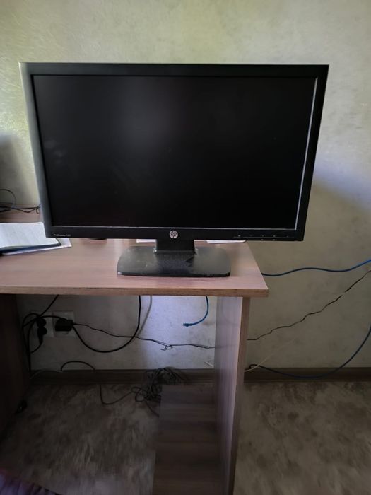 Монитор HP в отличном состоянии
