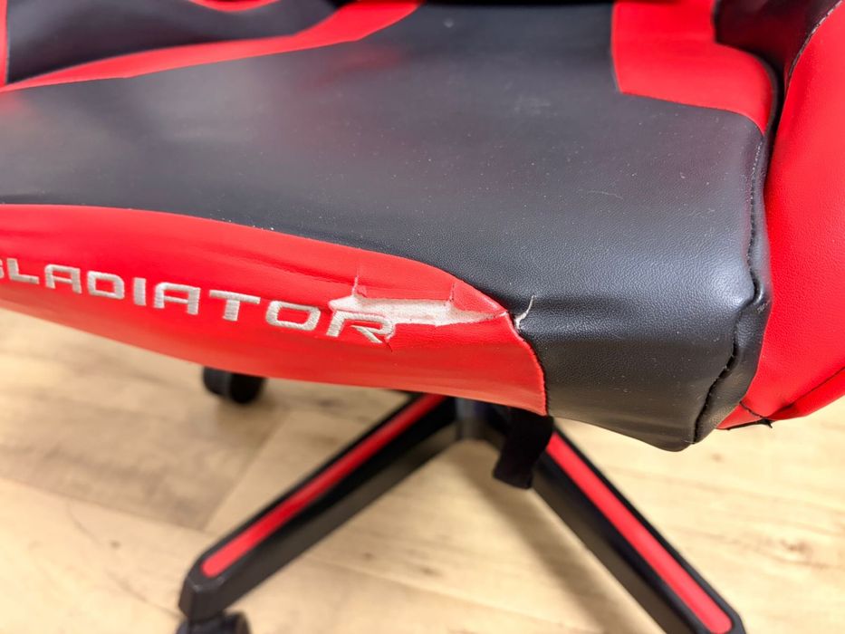 Продам игровое кресло dxracer gladiator
