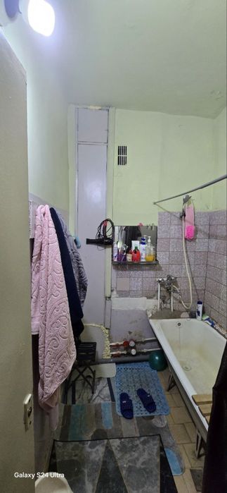 Kvartira sotiladi  31 kvartil 3 xona  srochna sotiladi