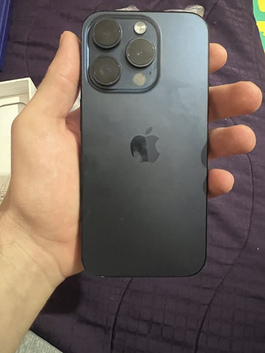 iPhone 15 Pro 256 с 2 кейса