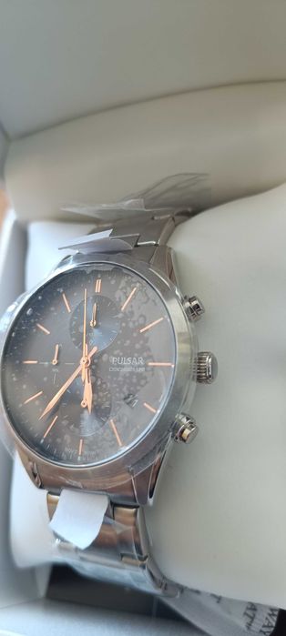 Продавам нов часовник ,, Pulsar "