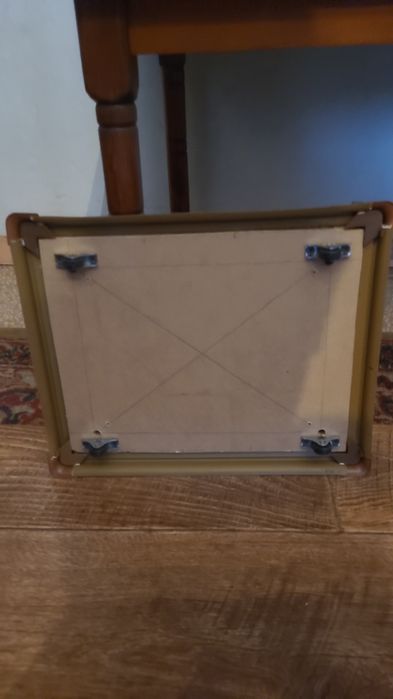 Подставка, стойка под колонки