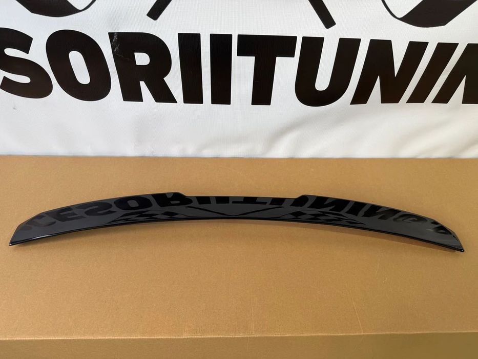 Eleron luneta ACS style compatibil cu BMW seria 5 e60 negru lucios
