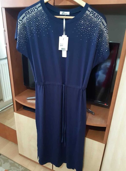 Rochie eleganta,culoare bleumarin, cu strasuri pe umeri