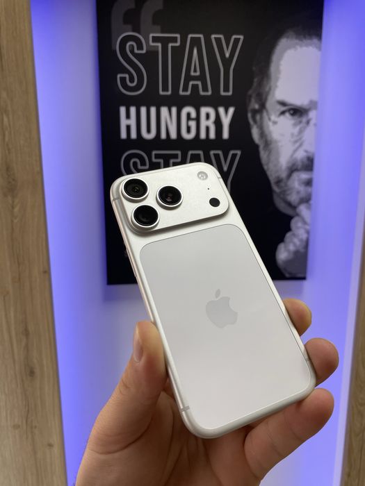 Apple iPhone 17 Pro  ,White   ,256gb , Ca Nou