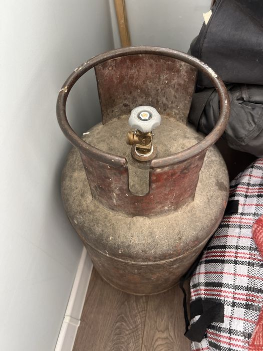 Газовый баллон в хорошем состоянии