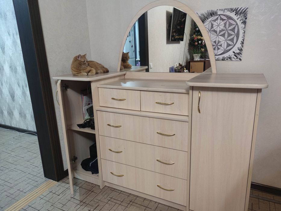 Комод  большой р-р 1.30