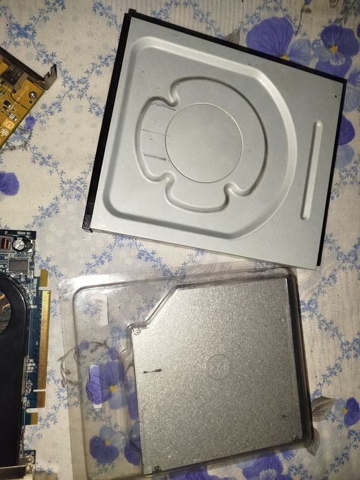 Vând componente pc placa video luat de pe o unitate HP