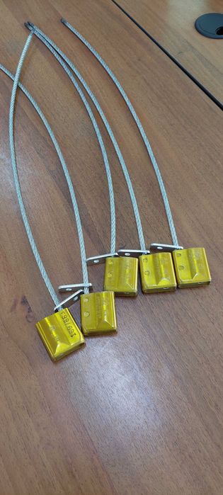 продам пластиковые пломбы, вагонные пломбы