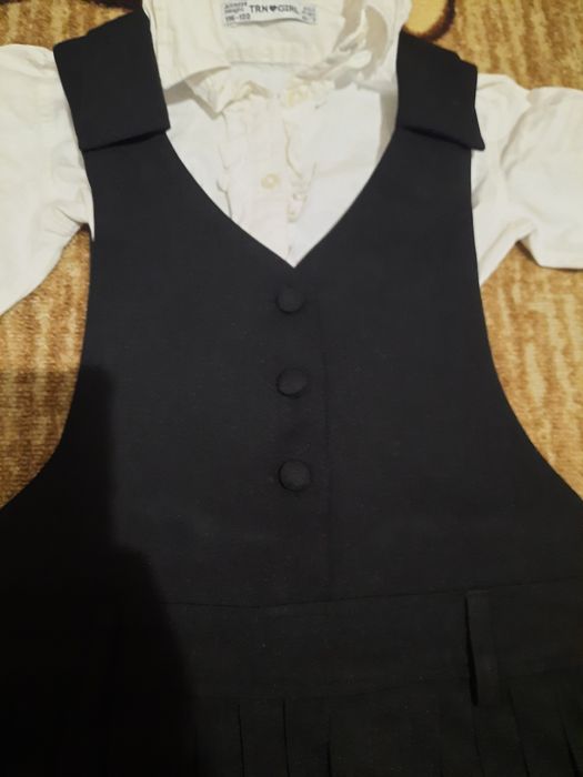 Официално сукманче с 2 броя ризи