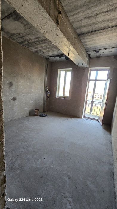 Сахарная больница рупарасида 3хоналик 7каватда  сотилади 
Янги Элитный