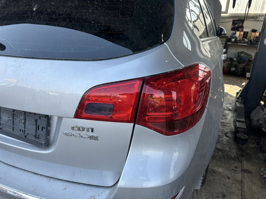 Стоп/Стопове за Опел Астра J комби!!!