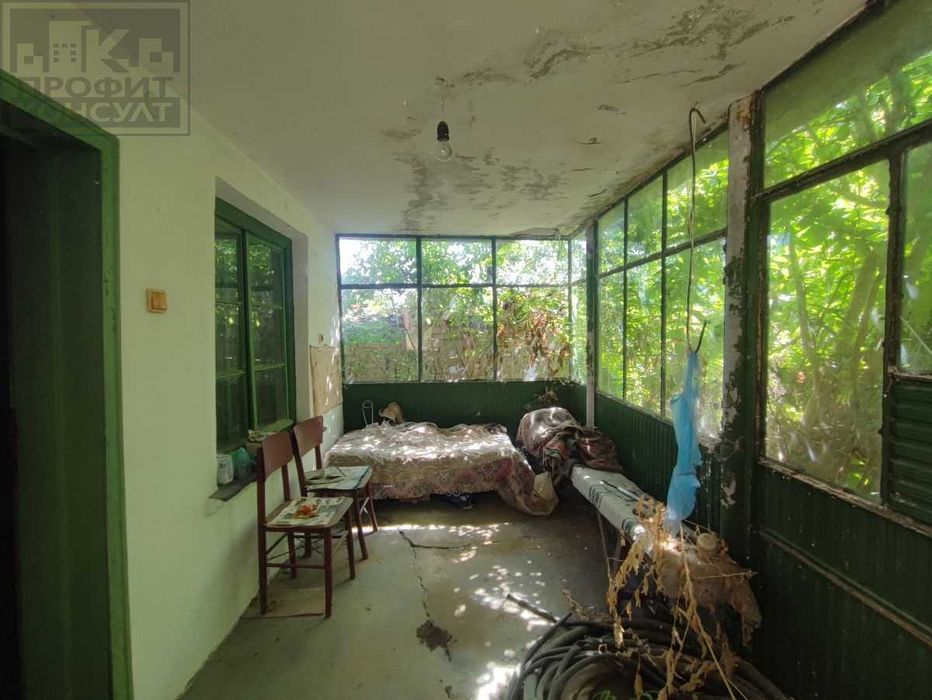 Масивна къща за продажба в с. Овча Могила