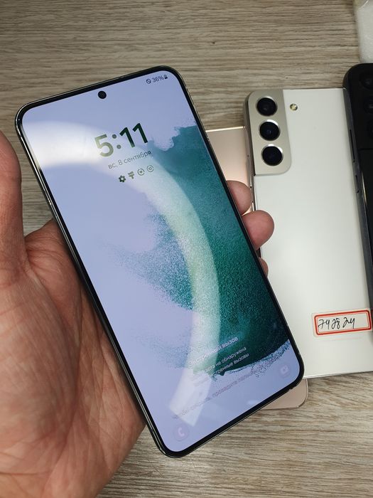 Samsung S22 Plus xotirasi 8/256GB