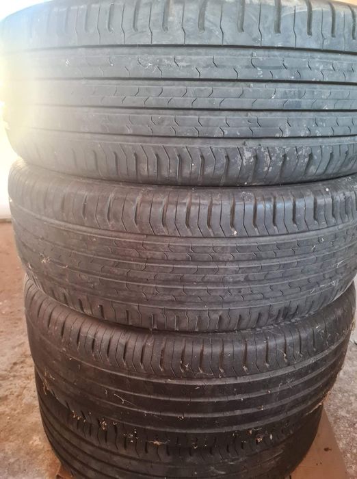 Vand cauciucuri de masina la 400roni/1200roni