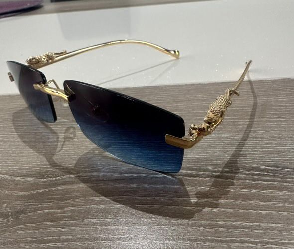 Очила Cartier различни цветове.