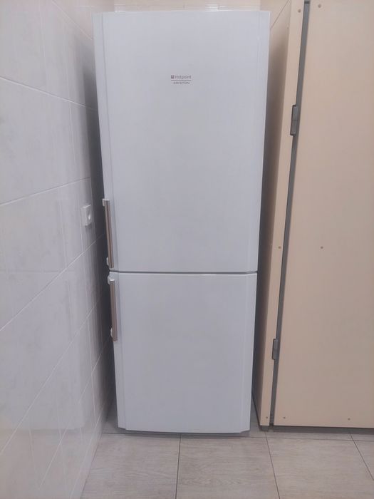 Холодильник Hotpoint Ariston