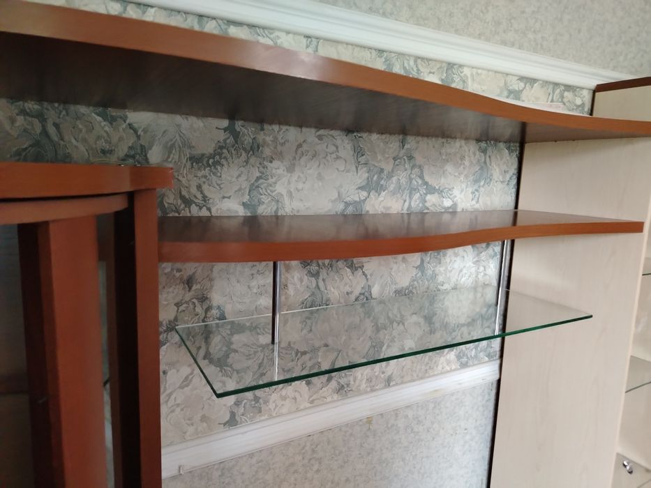 Гарнитур, и два шкафа, хорошее состояние