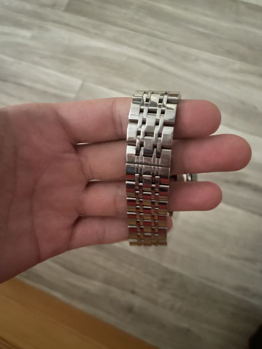 Наручные часы в хорошем состояним