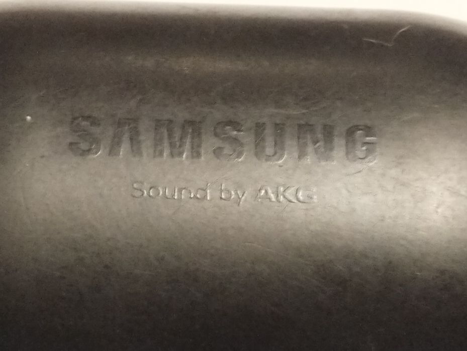 Samsung Galaxy Buds sound by AKG (кутийка)