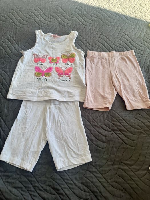 Маркова тениска и клинче ,много хубава материя.Подарък още едно клинче.