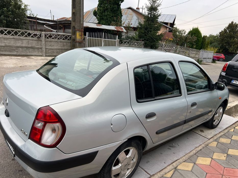 Vând Renault Clio