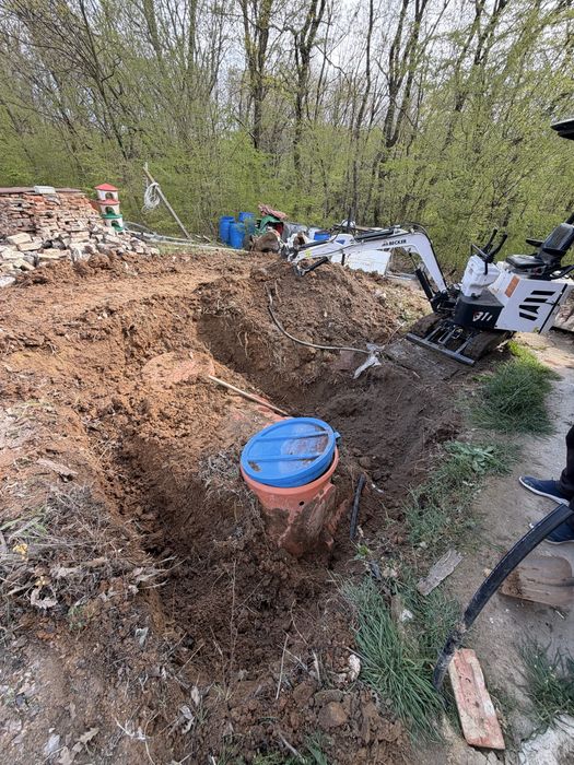 Изкопни услуги с мини багер