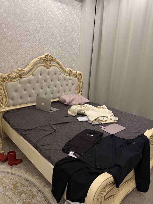 Продам спальный гарнитур. Россия, чистое дерево