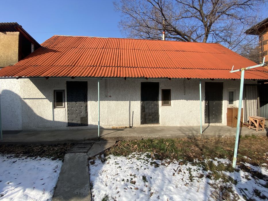 Комната во времянке