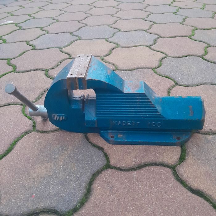 Vand menghina Kadett