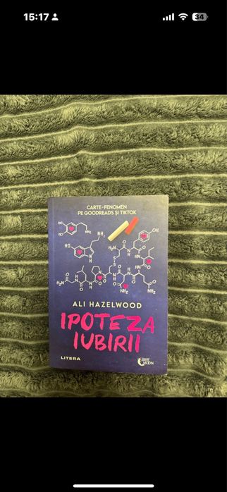 Carte "Ipoteza iubiri"