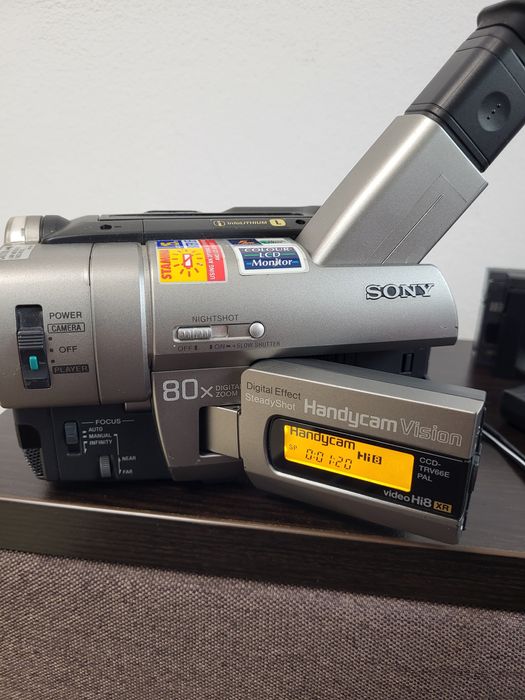 Cameră Video Sony TRV66E Hi 8 XR