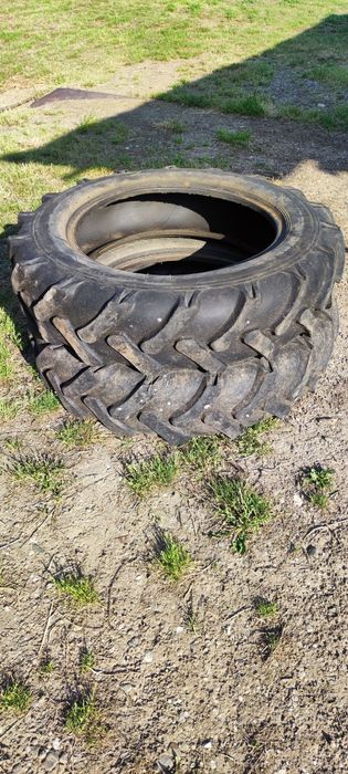 Vând 2 cauciucuri de tractor dimensiune 7.50-20