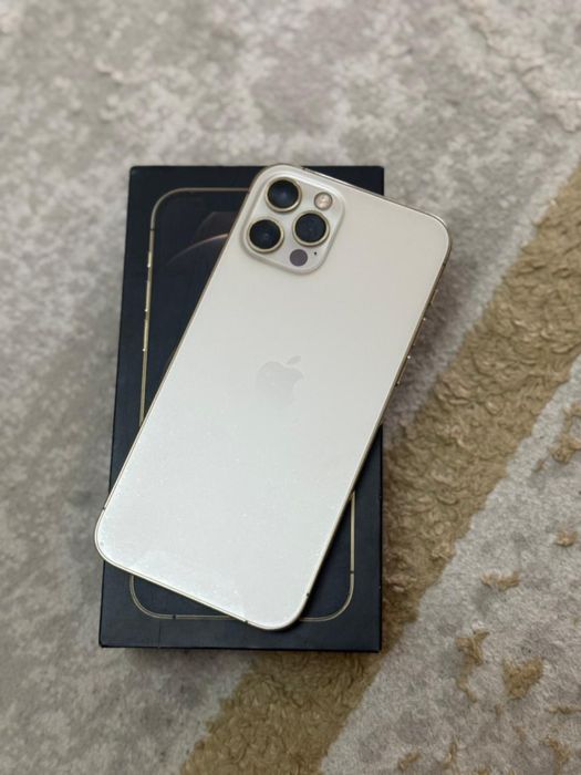 Айфон 12 про в отличном состоянии
