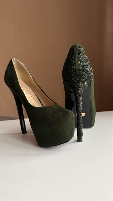 Туфтли босоножки 39р