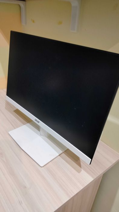 Монитор в много добро състояние